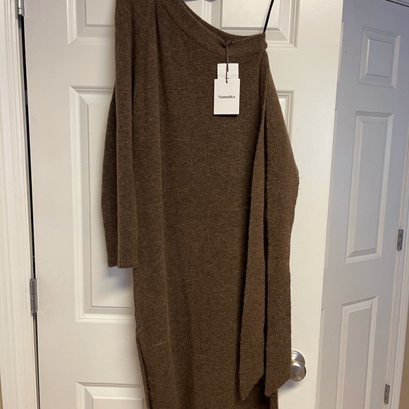 Nanushka Cedro One shoulder knit midi dress - Picture 3 of 7